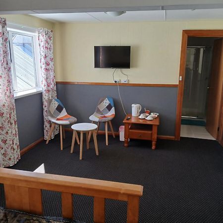 Hunters Hotel Куинстаун Экстерьер фото