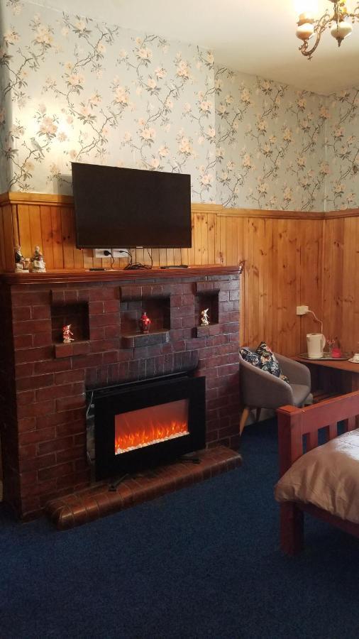 Hunters Hotel Куинстаун Экстерьер фото