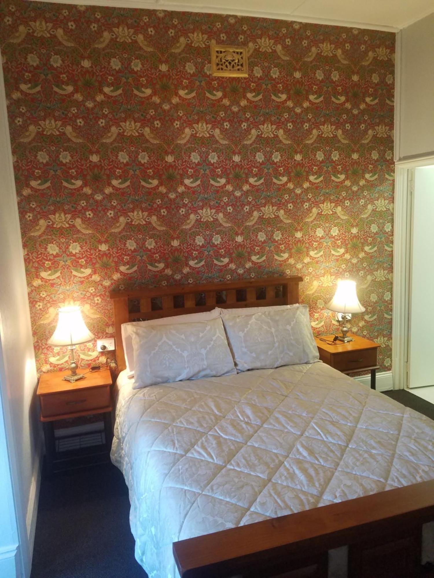 Hunters Hotel Куинстаун Экстерьер фото
